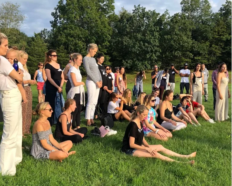 The Sakara team sitting outside